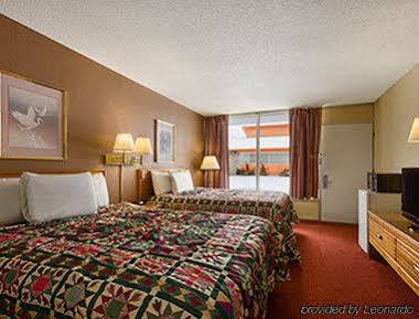 Days Inn By Wyndham White House Eksteriør bilde